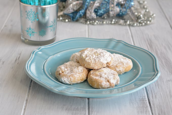 This simple crescent cookie recipe is lower in sugar than most cookies. Perfect for this holiday season.