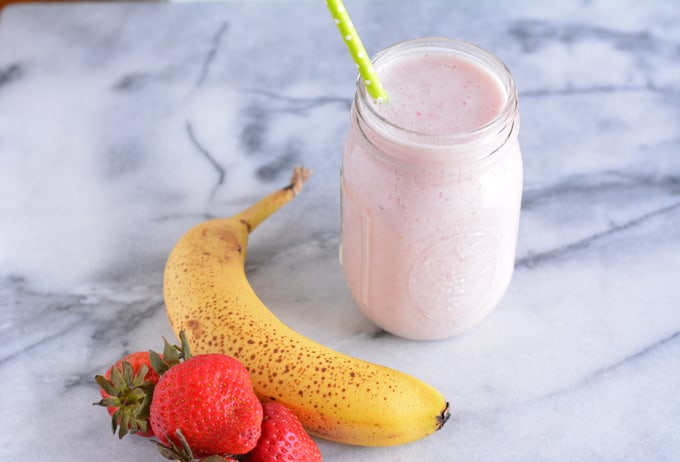 Strawberry Banana Smoothie contains only 4 ingredients. Easy to make on a busy morning with fresh or frozen fruit.